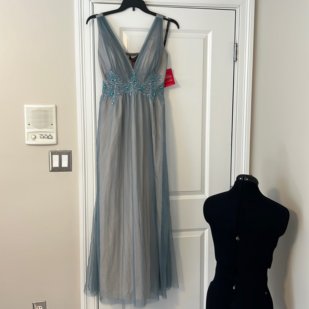 ๐ LITTLE MISTRESS Gown Maxi Dress - Picture 2 of 13